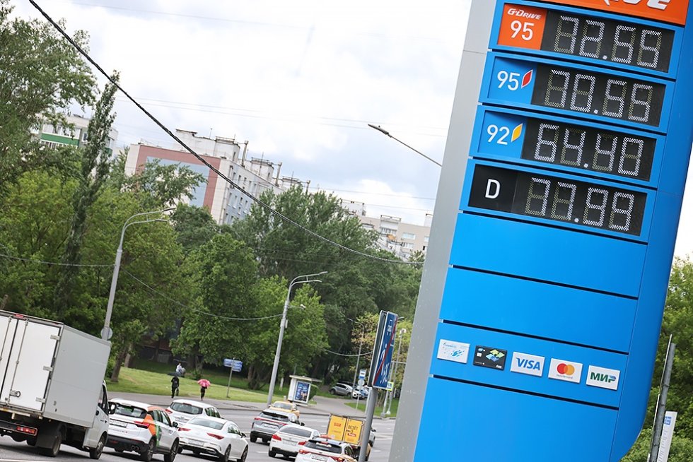Proč se zrychlilo zdražení benzínu a nafty? Vysvětlují odborníci „RGA“.