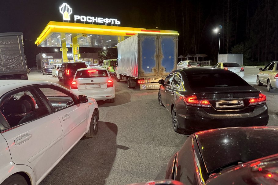 Co bude s cenami benzínu a nafty na čerpacích stanicích? Názor expertů "RG"