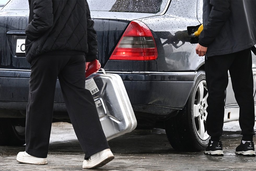 Růst cen benzínu a dieselu na burze omezen. Jak to pomůže udržet ceny na čerpacích stanicích