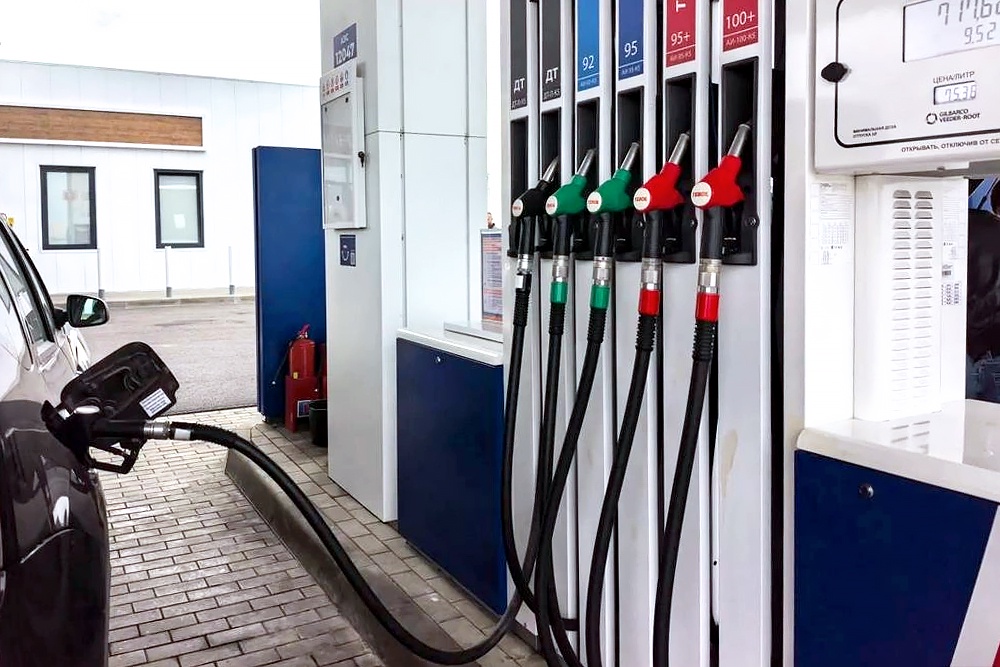 Jak zákaz na export nafty ovlivní trh s palivy v Rusku. Názor odborníků "RG"