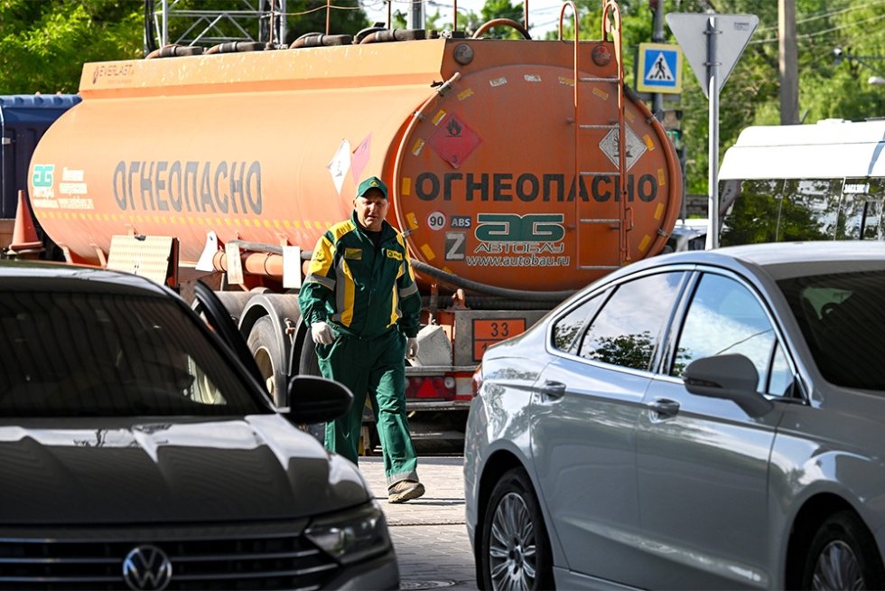 Proč importní benzín zatím nenachází zákazníka? Názor odborníků "RG"